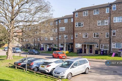 2 bedroom flat to rent, Haygarth, Knebworth, SG3
