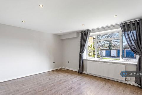 2 bedroom flat to rent, Haygarth, Knebworth, SG3