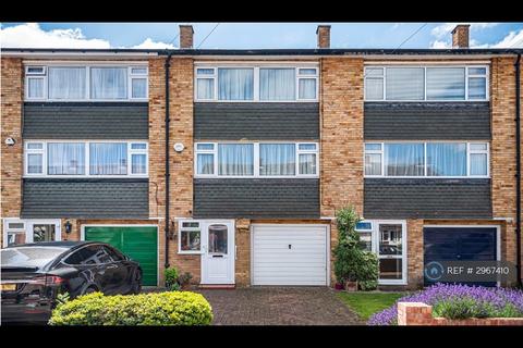 2 bedroom terraced house to rent, Crosier Road, Ickenham, Uxbridge, UB10