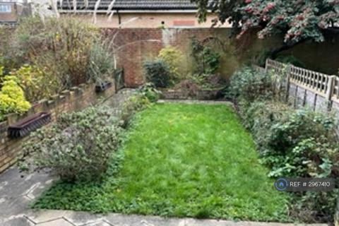 2 bedroom terraced house to rent, Crosier Road, Ickenham, Uxbridge, UB10