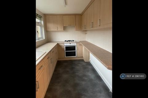 2 bedroom terraced house to rent, Crosier Road, Ickenham, Uxbridge, UB10