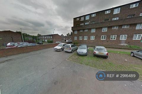 3 bedroom maisonette to rent, Dowdeswell Close, London, SW15