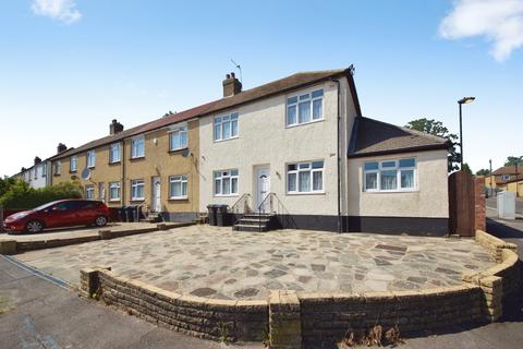 Cowper Gardens, London, N14