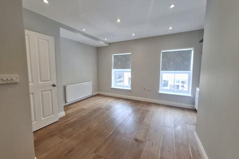 1 bedroom flat to rent, High Street, Barnet EN5