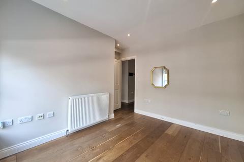 1 bedroom flat to rent, High Street, Barnet EN5