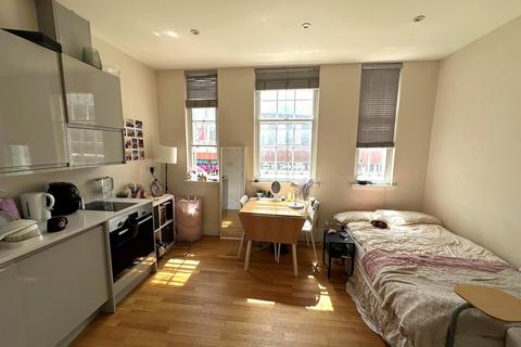 Studio to rent, Pentonville Road, Kings Cross, London