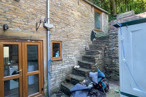 4 bedroom end of terrace house for sale, DINTING VALE, Glossop, SK13