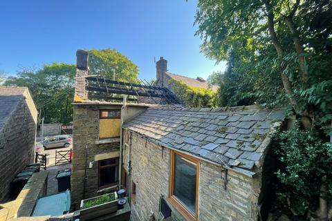 4 bedroom end of terrace house for sale, DINTING VALE, Glossop, SK13