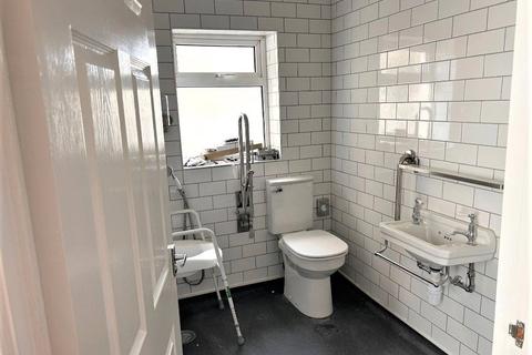 2 bedroom apartment to rent, Edmund Road, Southsea PO4