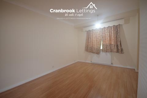 2 bedroom maisonette to rent, Eastern Avenue, IG2
