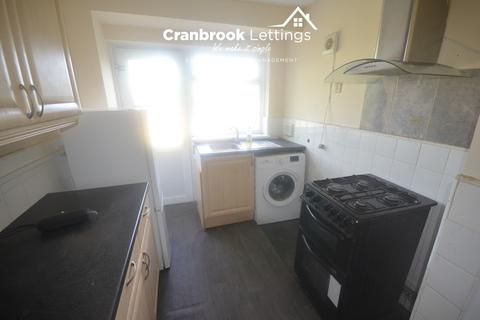 2 bedroom maisonette to rent, Eastern Avenue, IG2