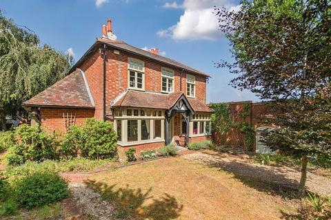 4 bedroom detached house for sale, Petworth Road, Witley GU8 5LS
