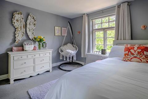4 bedroom detached house for sale, Petworth Road, Witley GU8 5LS