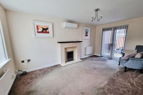 4 bedroom detached house to rent, Samian Close, Worksop