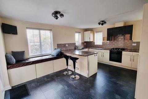4 bedroom detached house to rent, Samian Close, Worksop