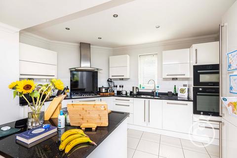 4 bedroom detached house for sale, Springfield Road, Poole BH14