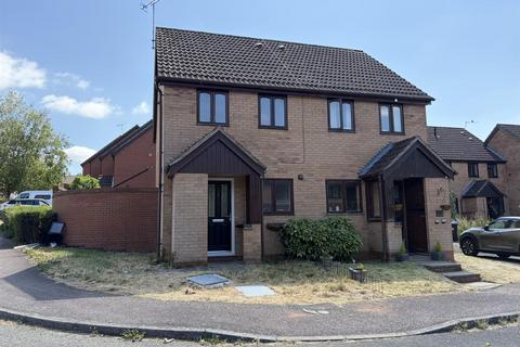 2 bedroom house for sale, Chichester Close, Daventry