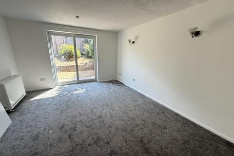 2 bedroom house for sale, Chichester Close, Daventry