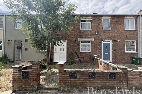 Coltsfoot Path, Romford, RM3