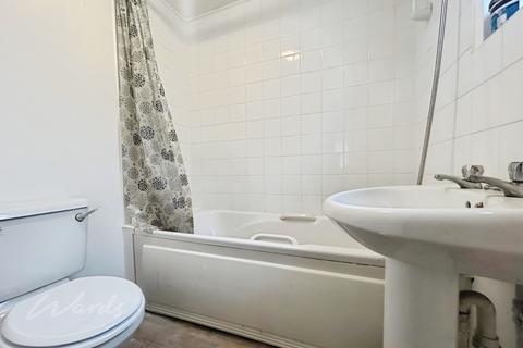 2 bedroom terraced house to rent, Shipbourne Road Tonbridge TN10