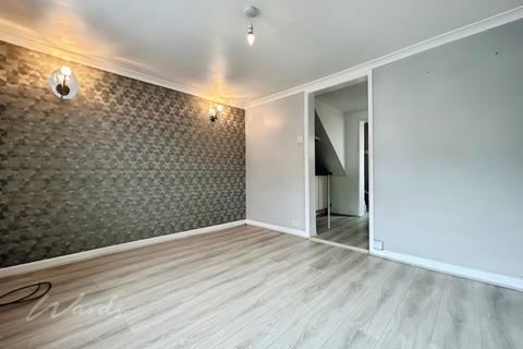 2 bedroom terraced house to rent, Shipbourne Road Tonbridge TN10