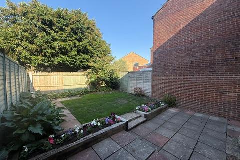 3 bedroom semi-detached house to rent, Setley Gardens, Bournemouth, BH8