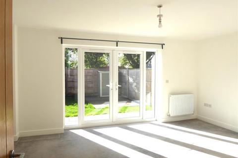 2 bedroom detached house to rent, Lodden, Gillingham