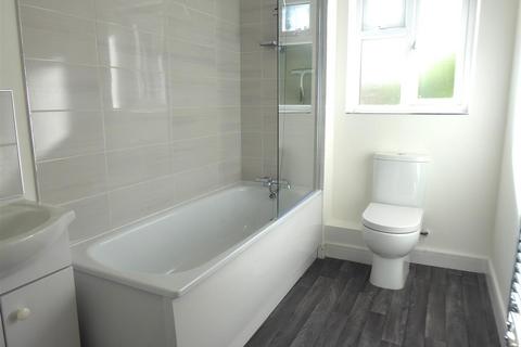 2 bedroom detached house to rent, Lodden, Gillingham