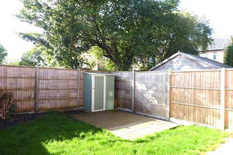 2 bedroom detached house to rent, Lodden, Gillingham