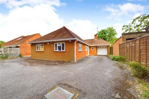 3 bedroom bungalow to rent, Halls Road, Tilehurst, Reading, Berkshire, RG30