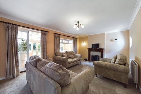 3 bedroom bungalow to rent, Halls Road, Tilehurst, Reading, Berkshire, RG30