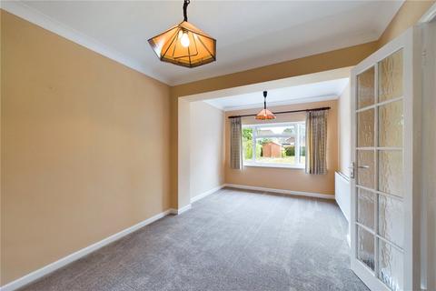 3 bedroom bungalow to rent, Halls Road, Tilehurst, Reading, Berkshire, RG30