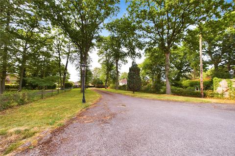 3 bedroom bungalow to rent, Halls Road, Tilehurst, Reading, Berkshire, RG30