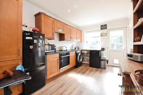 2 bedroom bungalow for sale, Downesway, Benfleet, Essex, SS7