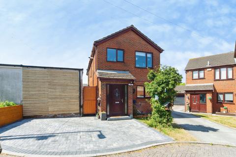 4 bedroom detached house for sale, Wroxham Close, Frodsham, WA6
