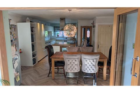 4 bedroom detached house for sale, Wroxham Close, Frodsham, WA6