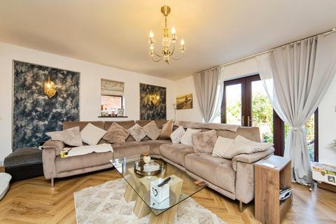 4 bedroom detached house for sale, Wroxham Close, Frodsham, WA6