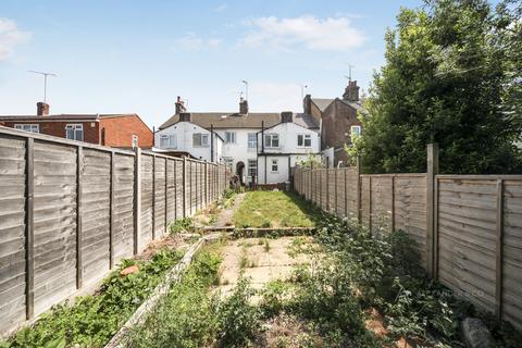 2 bedroom terraced house to rent, King Street, Bedfordshire LU5
