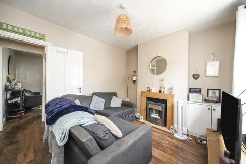 2 bedroom terraced house to rent, King Street, Bedfordshire LU5