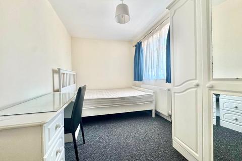 1 bedroom in a house share to rent, Therfield Walk, Dunstable LU5