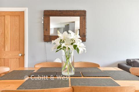 3 bedroom detached bungalow for sale, Rowplatt Lane, East Grinstead RH19