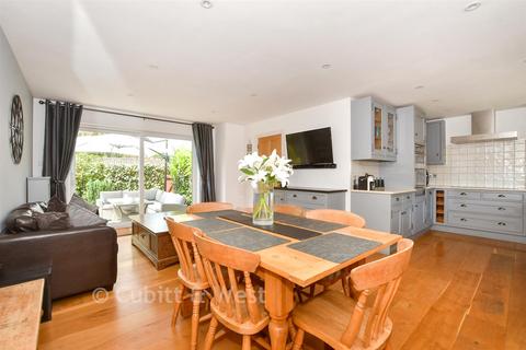 3 bedroom detached bungalow for sale, Rowplatt Lane, East Grinstead RH19