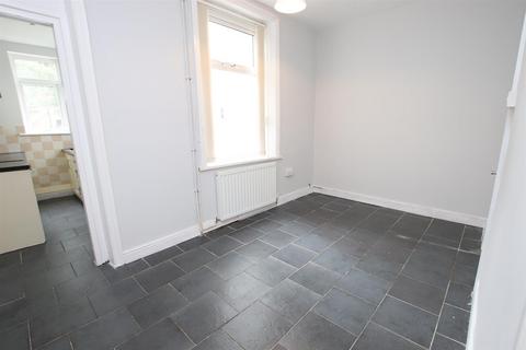 3 bedroom terraced house to rent, Haigh Hall Road, Greengates