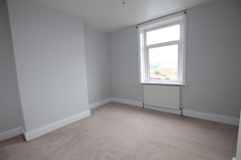 3 bedroom terraced house to rent, Haigh Hall Road, Greengates