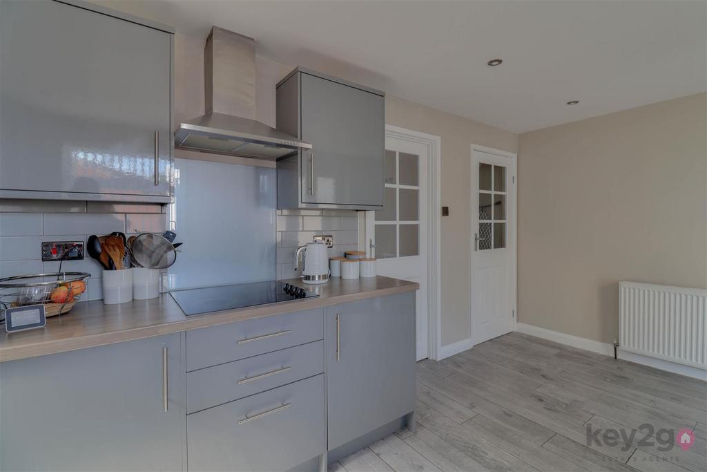 House in Sheffield, Birley Spa, Hackenthorpe - More