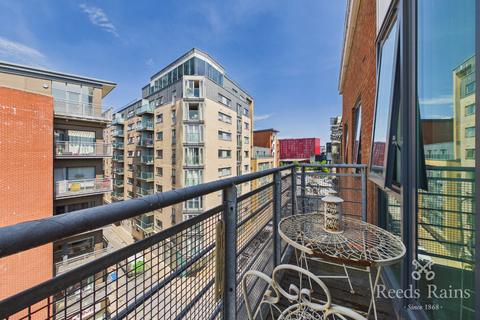 2 bedroom apartment for sale, City Road East, Manchester M15