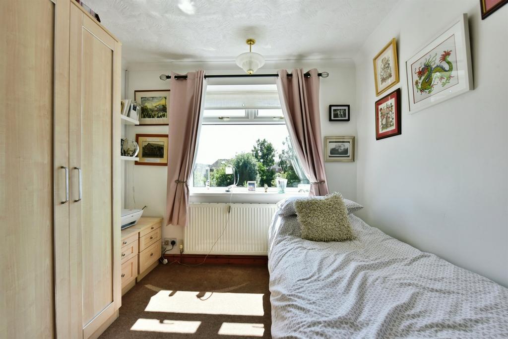 Seagrave Crescent, Gleadless, Sheffield - More