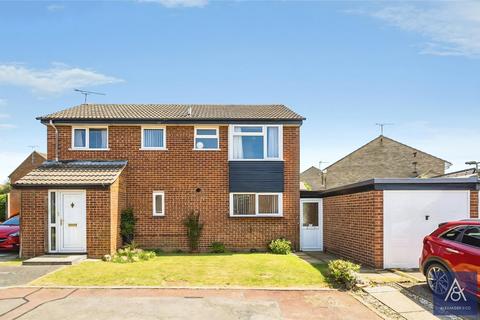 4 bedroom detached house for sale, Robinson Drive, Northamptonshire NN13