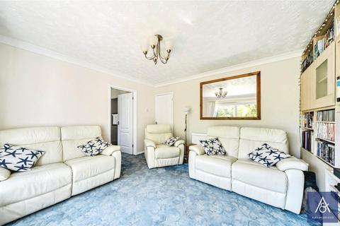 4 bedroom detached house for sale, Robinson Drive, Northamptonshire NN13