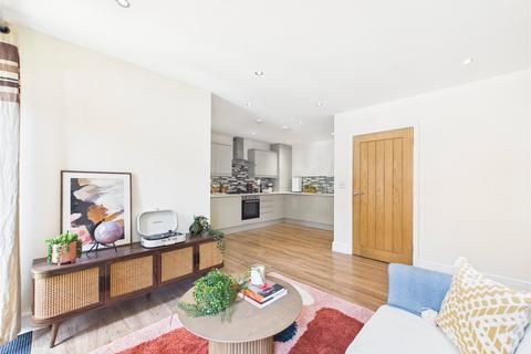 1 bedroom flat for sale, Stainforth Road, Walthamstow E17